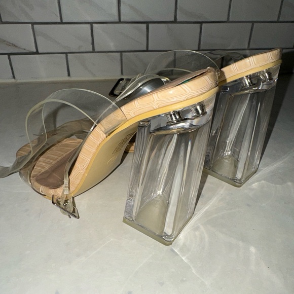 No Doubt beige heels - Picture 2 of 6